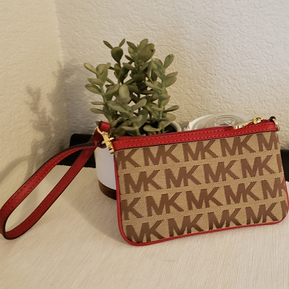 Michael Kors wristlet